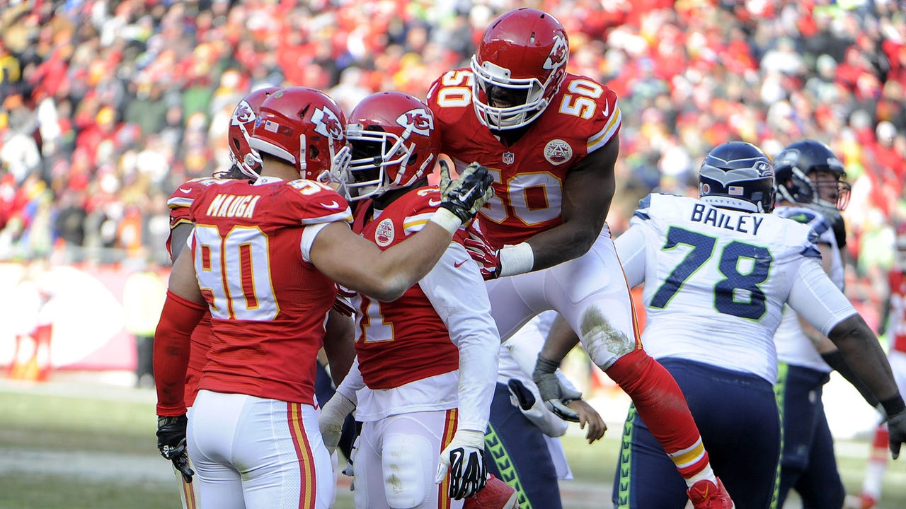 On back of defense, Chiefs climb into first place